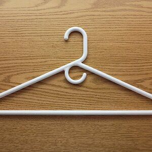 Hangers, Plastic, set of 5